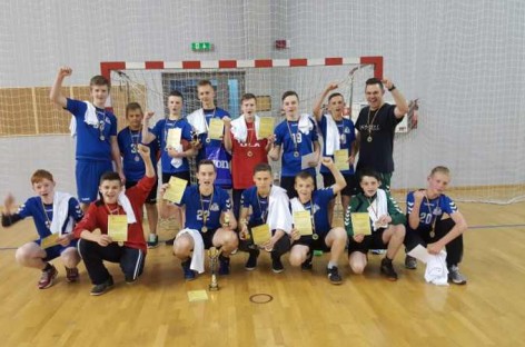 Varėnos sporto mokyklos 14-mečiai rankininkai – Lietuvos vicečempionai