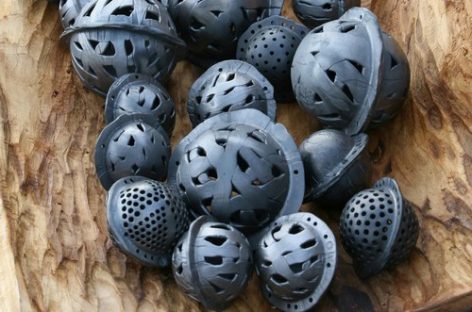 Teresės Jankauskaitės juodosios keramikos darbų parodos  „Rieduliai“ atidarymas